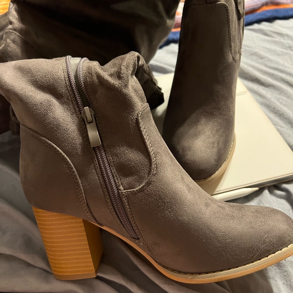 Boots Gray Heeled Boots for Elegant Style